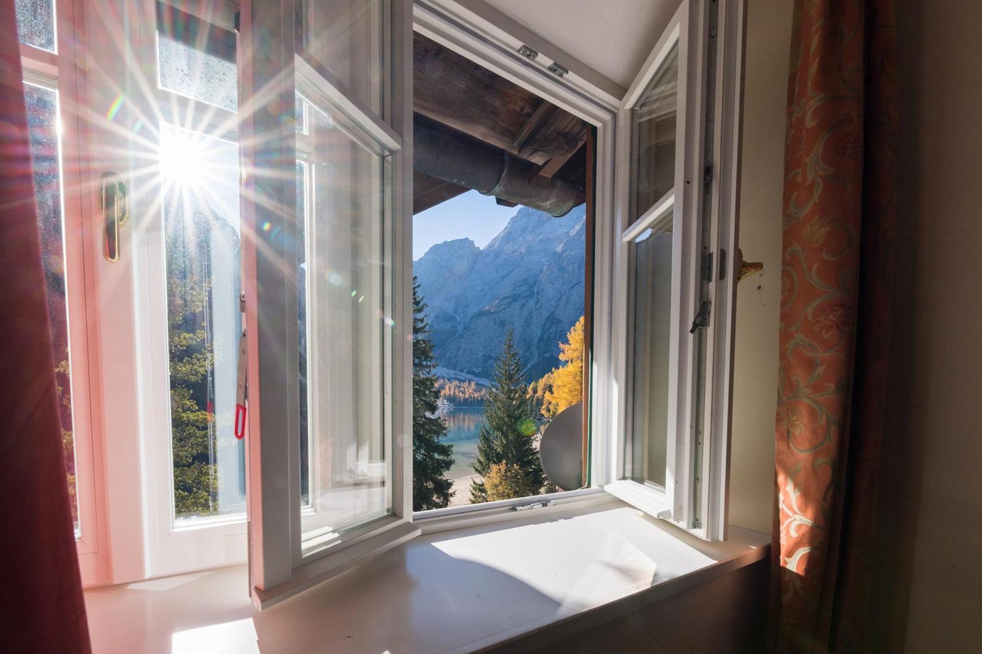 Hotel Lago Di Braies Braies  Exterior photo